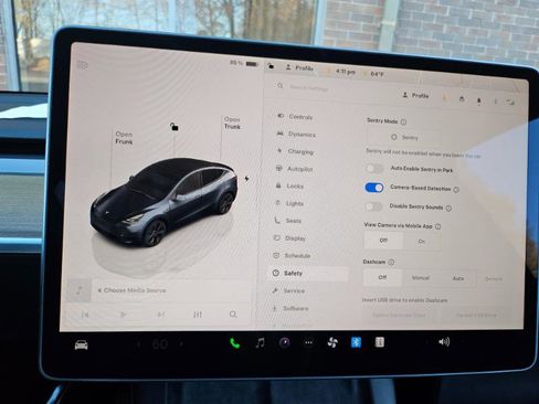 Used 2024 Tesla Model Y Long Range image 40