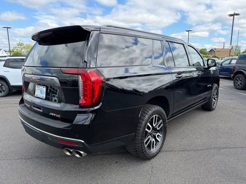Used 2024 GMC Yukon XL AT4 w/ Technology Package AWD/4WD image 7