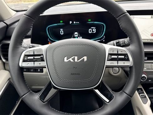 New 2025 Kia Telluride S image 29