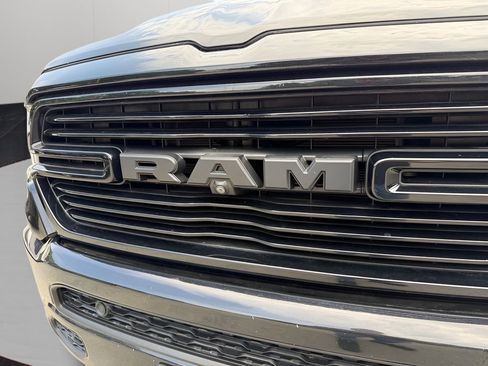Used 2019 RAM 1500 Laramie AWD/4WD image 9