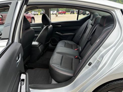 Used 2024 Nissan Altima 2.5 SR FWD image 25