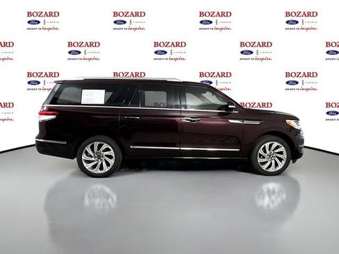 Certified 2024 Lincoln Navigator L Reserve image 9
