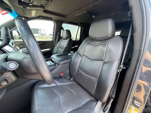 Used 2020 Cadillac Escalade Platinum AWD/4WD image 21