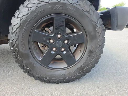 Used 2017 Jeep Wrangler Unlimited Sport AWD/4WD image 9