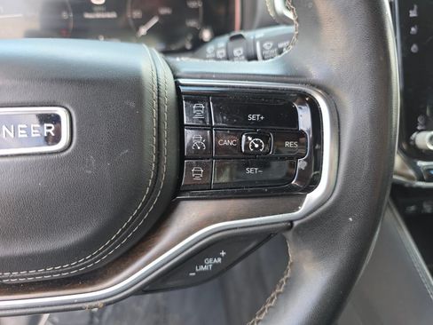 Used 2022 Jeep Grand Wagoneer Series II AWD/4WD image 37