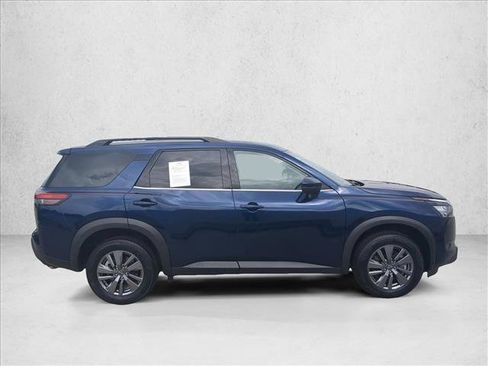 Used 2025 Nissan Pathfinder SV AWD/4WD image 4