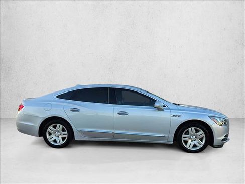 Used 2018 Buick LaCrosse Premium image 4