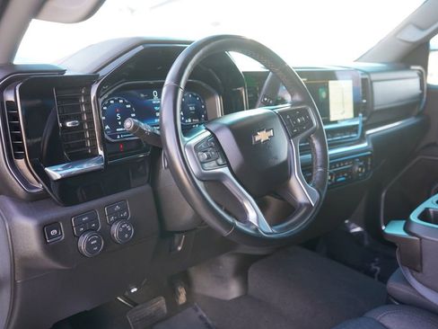 Used 2025 Chevrolet Silverado 1500 LT image 19