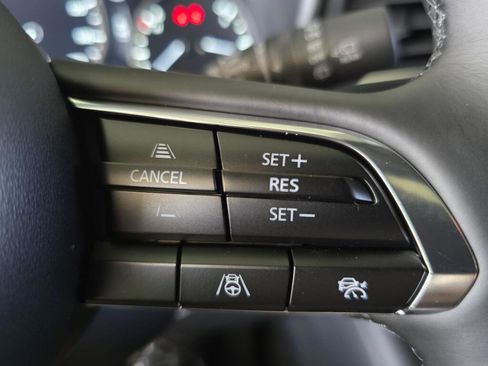 New 2026 MAZDA MAZDA3 Hatchback w/Premium Plus Pkg image 32