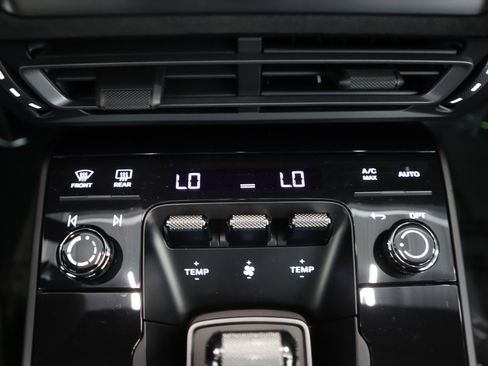 Certified 2024 Porsche 911 Carrera GTS image 18