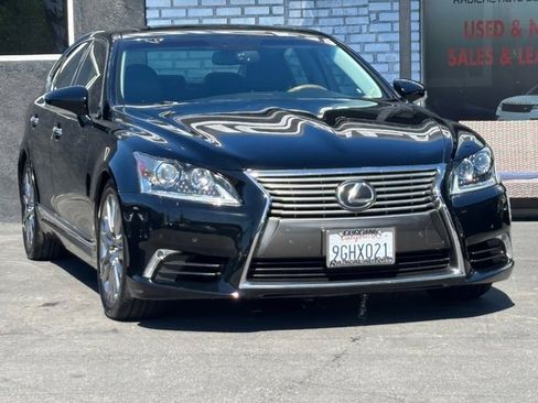 Used 2017 Lexus LS 460 w/ Comfort Package image 3