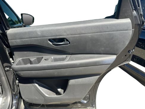 Used 2023 Nissan Pathfinder SV AWD/4WD image 8