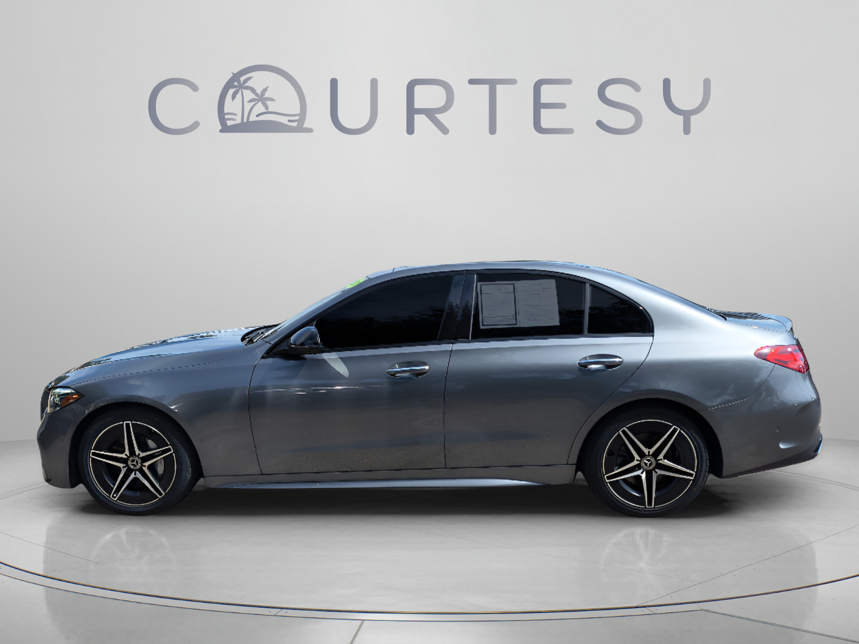 Used 2024 Mercedes-Benz C 300 4MATIC Sedan image 2