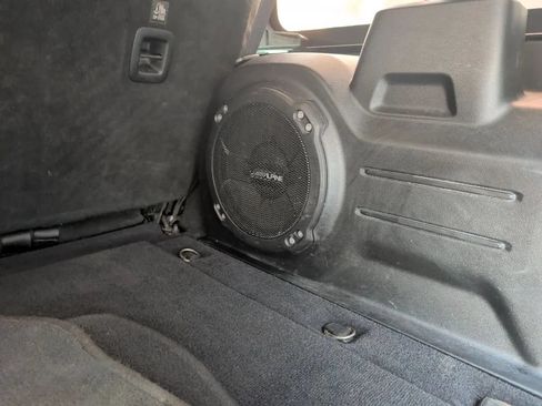 Used 2018 Jeep Wrangler Unlimited Sahara w/ LED Lighting Group AWD/4WD image 18