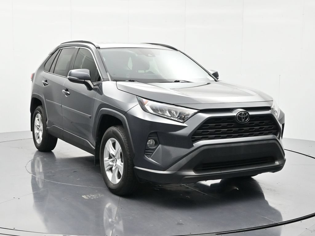 Used 2020 Toyota RAV4 XLE FWD image 3