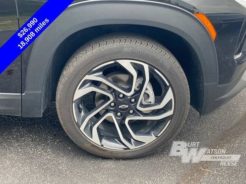Used 2025 Chevrolet TrailBlazer RS w/ Convenience Package AWD/4WD image 17