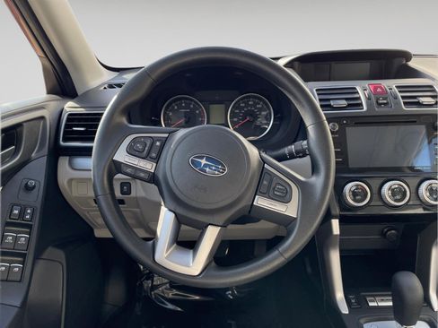 Used 2018 Subaru Forester 2.5i Premium w/ All-Weather Package image 19