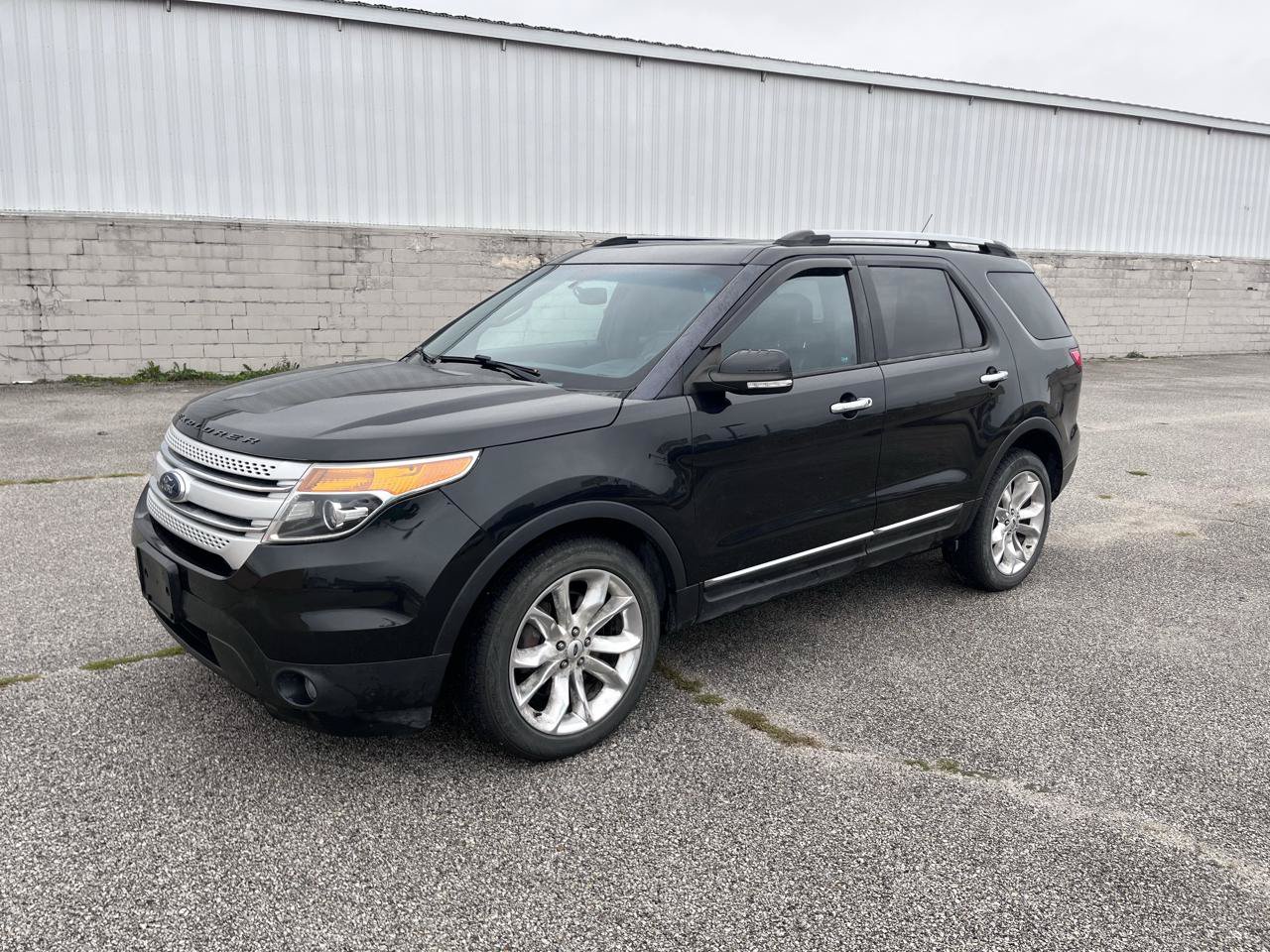 Used 2015 Ford Explorer XLT w/ Equipment Group 202B AWD/4WD image 7