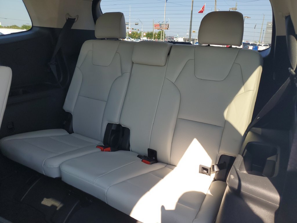 Used 2024 Kia Telluride EX w/ EX Captain's Chair Package FWD image 23