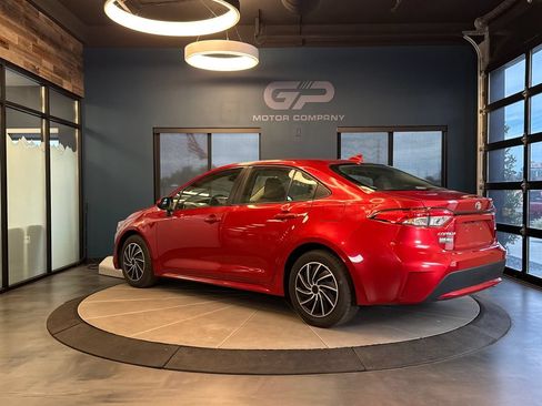Used 2020 Toyota Corolla LE FWD image 5