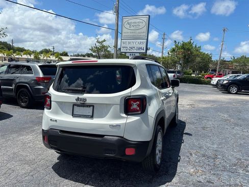 Used 2017 Jeep Renegade Latitude w/ Safety & Security Group (ALP) AWD/4WD image 5
