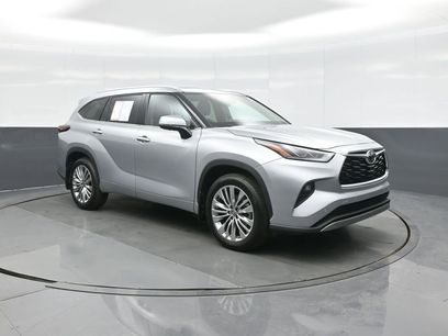 Certified 2025 Toyota Highlander Platinum