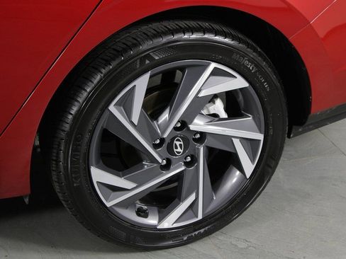 Certified 2025 Hyundai Elantra Sport image 11
