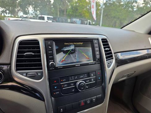 Used 2013 Jeep Grand Cherokee Laredo image 22