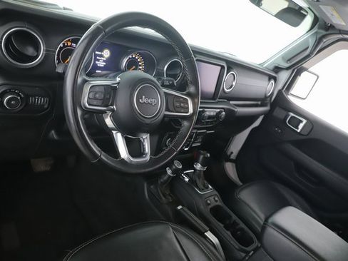 Used 2021 Jeep Wrangler Unlimited Sahara w/ Uconnect 4C Nav & Sound Group image 17