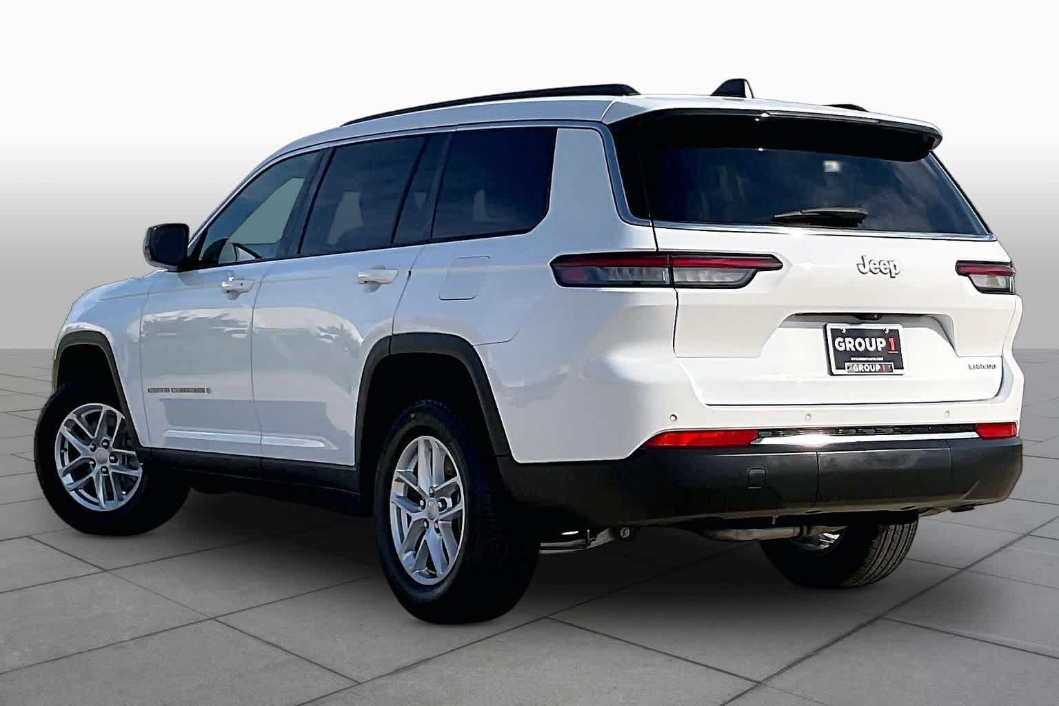 Used 2024 Jeep Grand Cherokee L Laredo RWD image 11