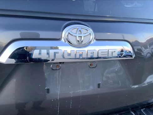 Used 2014 Toyota 4Runner Limited image 10