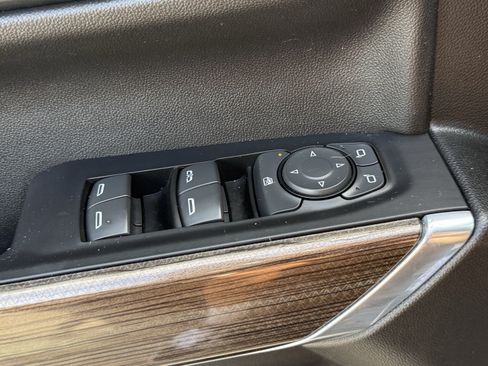 Used 2022 Chevrolet Silverado 1500 LT AWD/4WD image 25