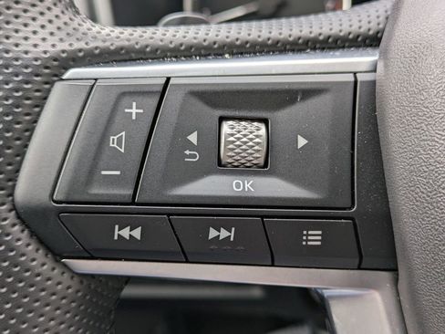 Used 2025 Mitsubishi Outlander SE image 17