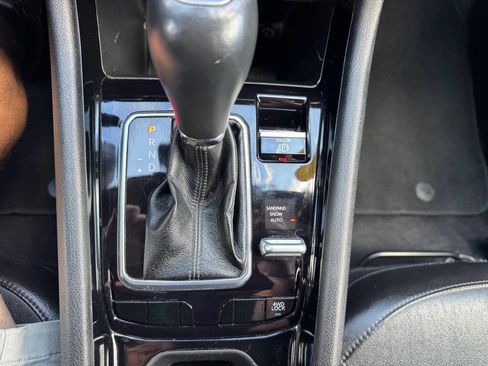 Used 2023 Jeep Compass Limited image 29