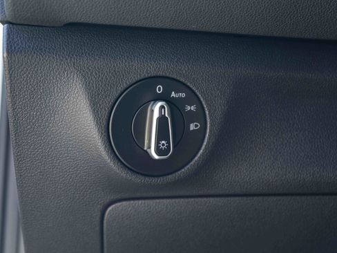 Certified 2025 Volkswagen Jetta S FWD image 37