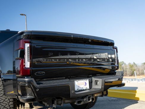 Used 2025 Ford F250 Platinum w/ Platinum Plus Package AWD/4WD image 23