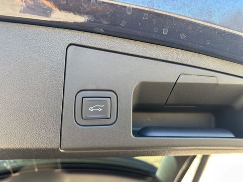 Certified 2024 Cadillac XT4 Luxury w/ Cold Weather Package image 34