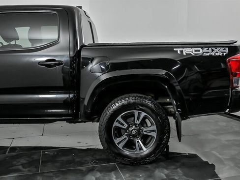 Used 2017 Toyota Tacoma TRD Sport w/ Tow Package (A/T) AWD/4WD image 7