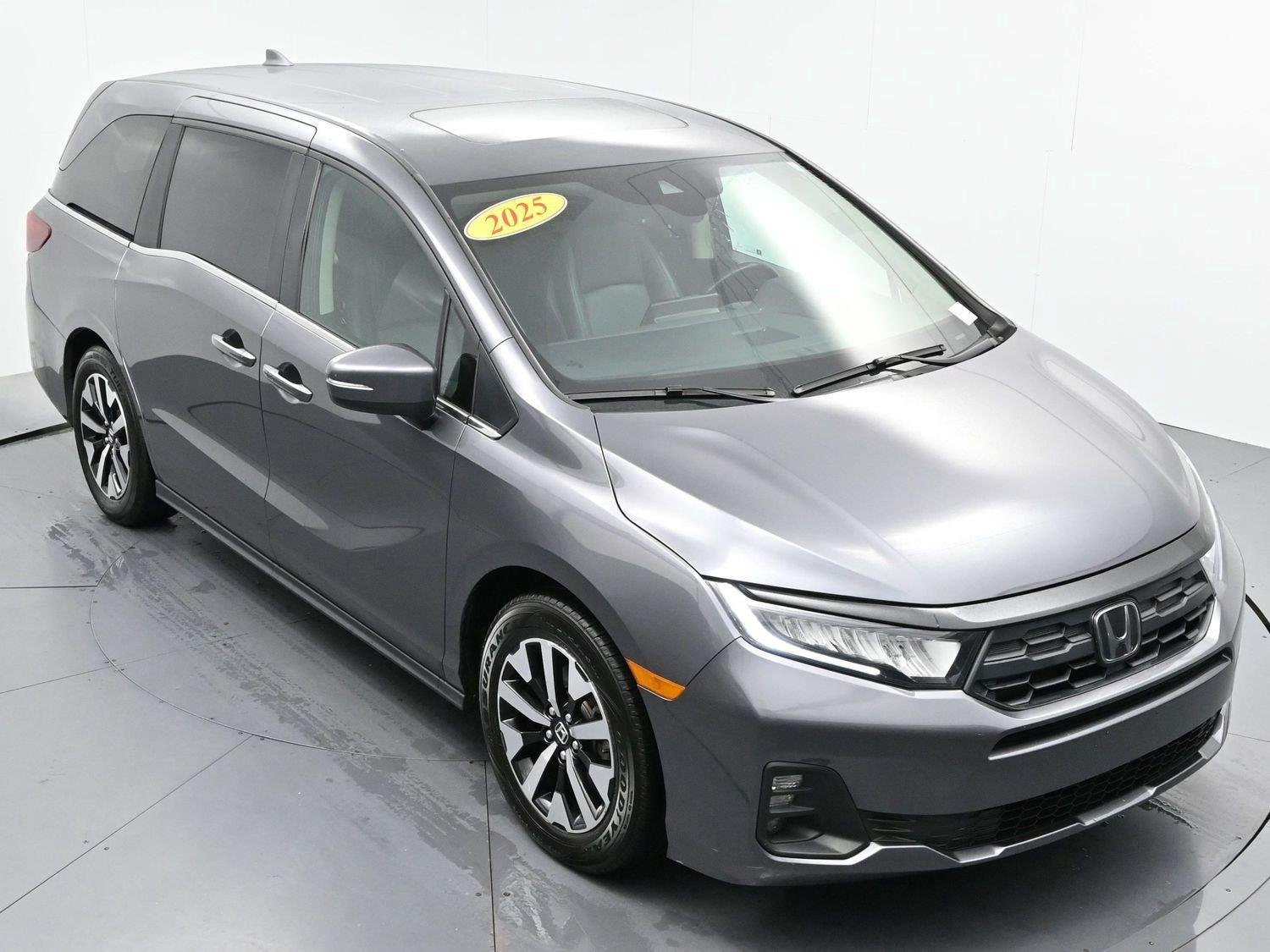 Used 2025 Honda Odyssey EX-L image 46