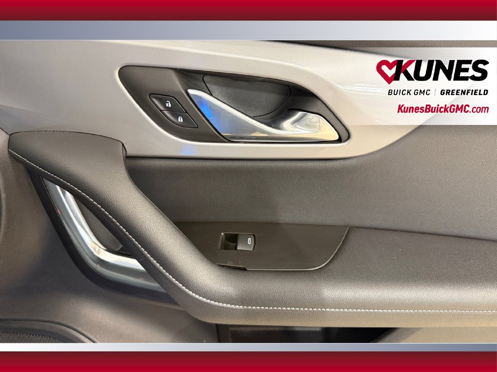 Used 2025 Chevrolet Blazer LT FWD image 36