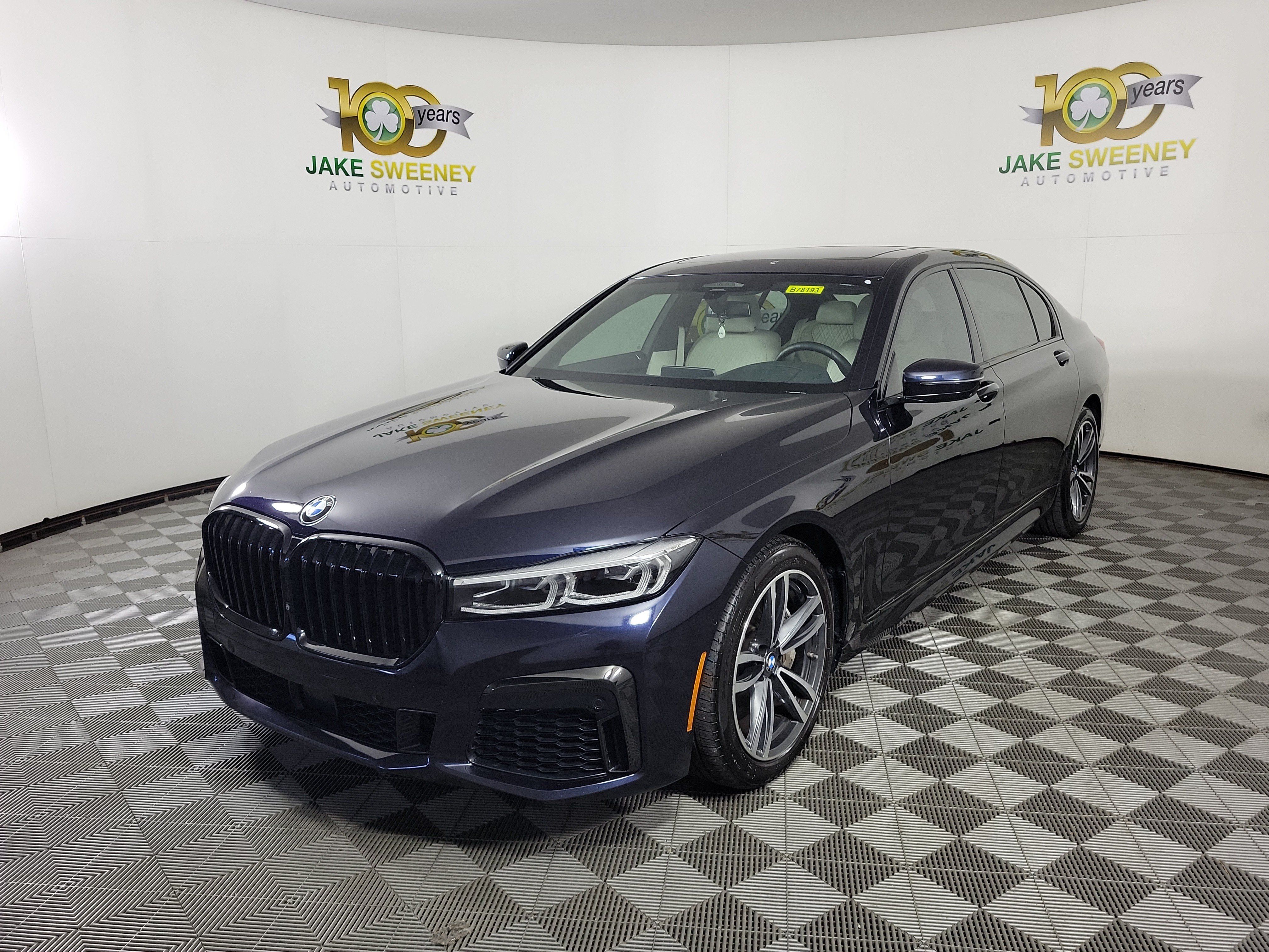 Used 2022 BMW 750i xDrive w/ M Sport Package AWD/4WD image 3