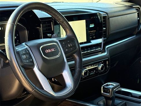 Used 2022 GMC Sierra 1500 Elevation w/ Elevation Premium Package image 18