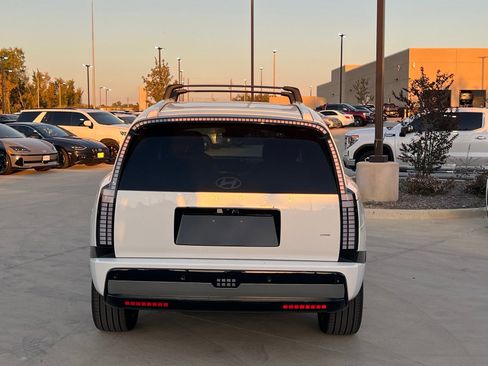 New 2026 Hyundai Ioniq 9 Calligraphy image 10