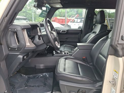 Used 2025 Ford Bronco Outer Banks w/ Sasquatch Package AWD/4WD image 13