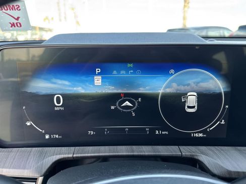 Used 2024 Kia Telluride SX w/ Towing Package image 39