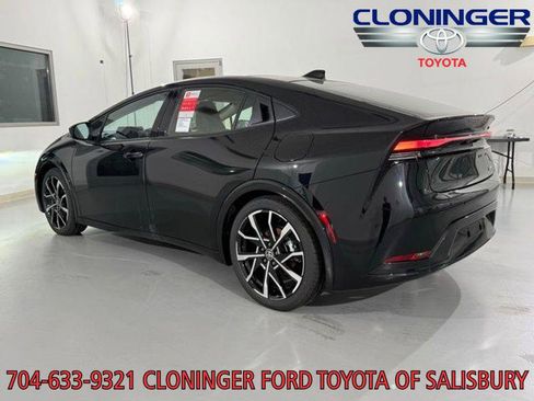 New 2025 Toyota Prius Plug-In Hybrid image 6