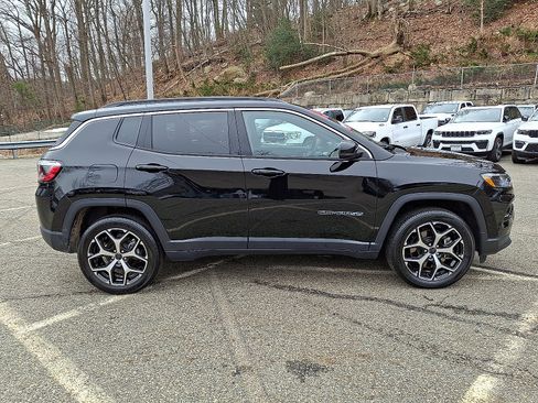 Certified 2025 Jeep Compass Limited AWD/4WD image 8
