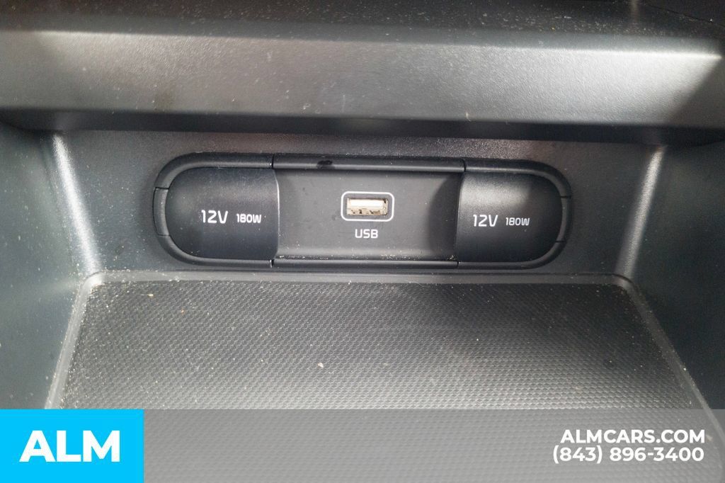 Used 2025 Kia Soul LX FWD image 24