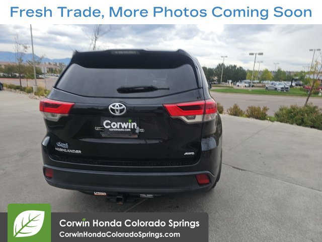 Used 2017 Toyota Highlander LE AWD/4WD image 7