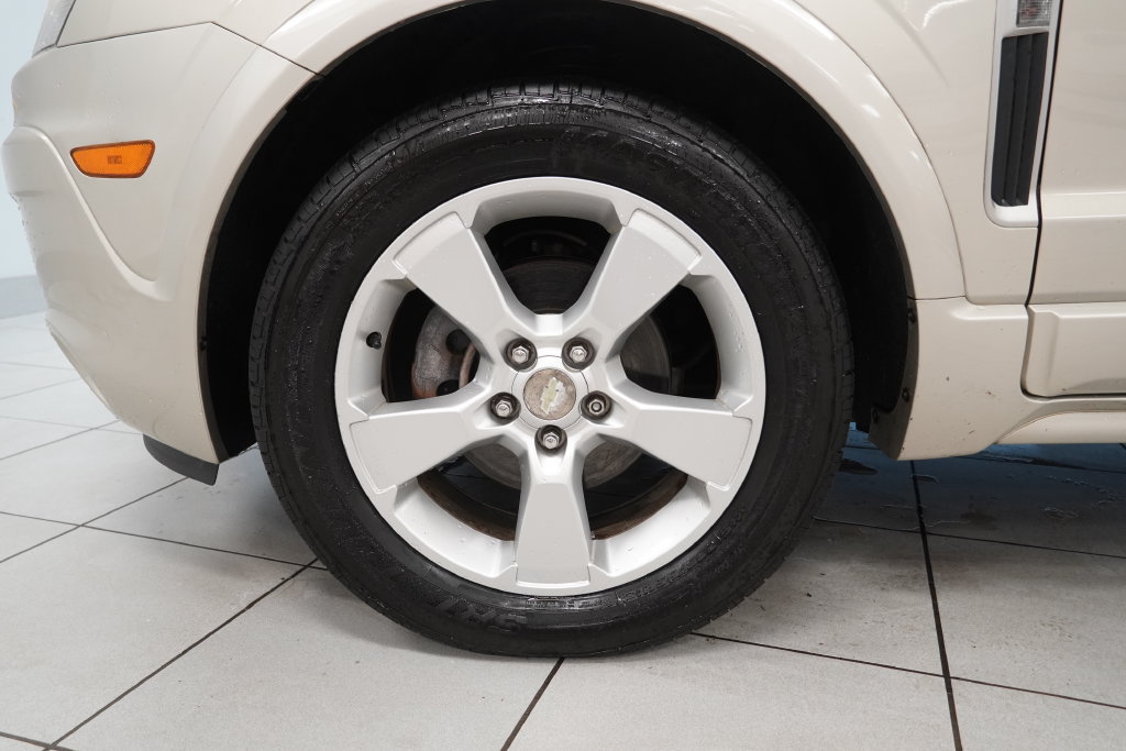 Used 2014 Chevrolet Captiva Sport LTZ FWD image 16